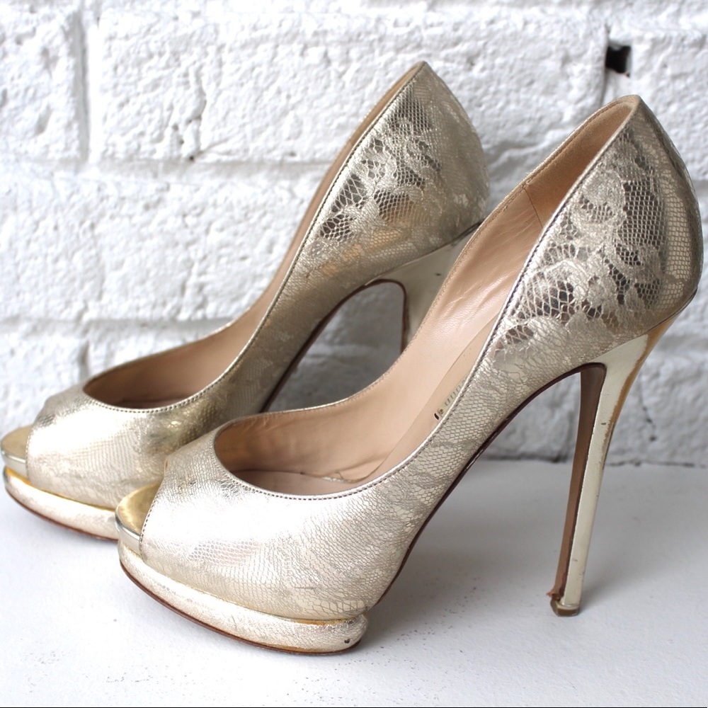 Nicholas Kirkwood Gold Pumps